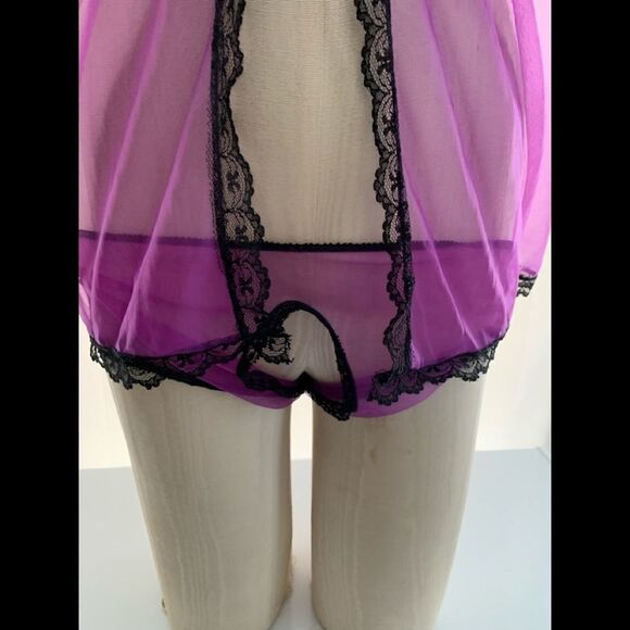 Two piece open crotch & open nipple one size Lingerie. Purple w/black lace trim - Picture 2 of 7